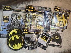 LOT OF 11 BATMAN BIRTHDAY PARTY DECORATIONS
