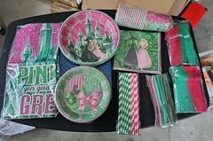 161pc Wicked Pink Bow Party Supply And Decorations