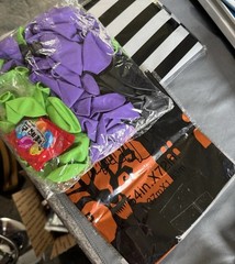 Halloween Party Decoration Kit with Black and Purple Balloons
