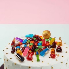 21-Piece Miniature Bottles & Funny Toilet Cake Topper for Dollhouse Decor