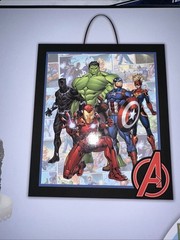 BRAND NEW Marvel Avengers Frame Decorating Kit 6 Cut Outs Wall Hang Party