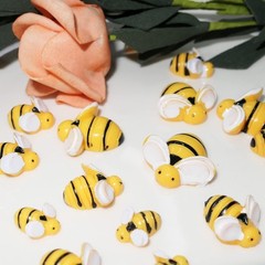 50 Pcs Tiny Craft Bees – Adorable Resin Bumble Bee Decor for Every Celebration