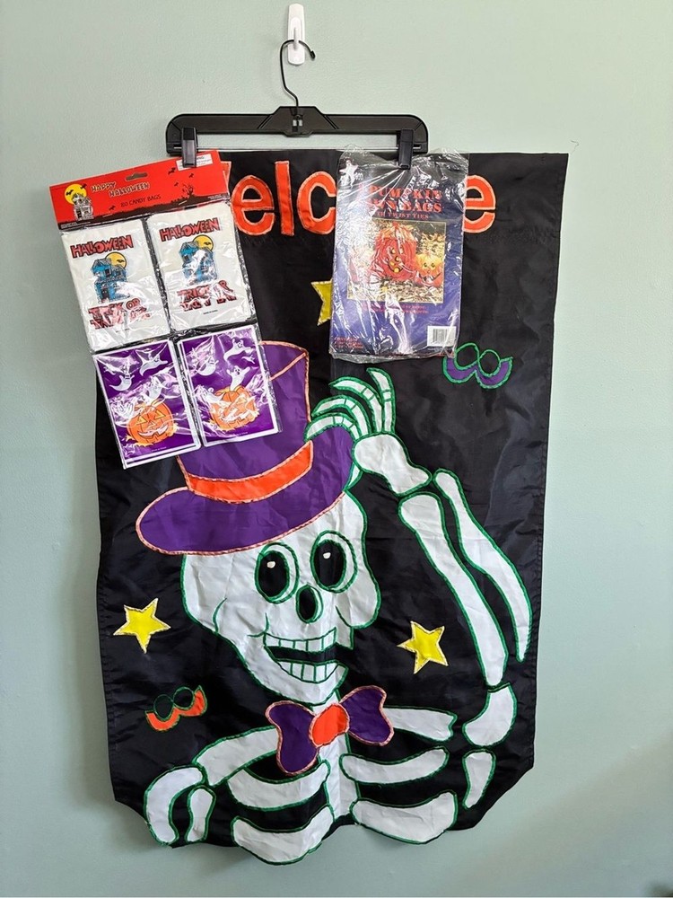 VTG Halloween Skeleton Banner Flag 28×43 Goodie Bags Pumpkin Leaf Lawn Bag Set