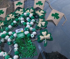 LOT ST PATRICK’S PARTY BANNERS GARLAND SHAMROCKS CLOVERLEAFS DECOR NECKLACES