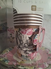 Talking Tables Truly Alice Tea Party 12 Paper Cold Cups And 12 Paper Saucers