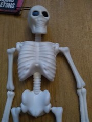 2 SKELETONS White Jointed Hanging Plastic 36x12x5.5cm New Funky Fun Decoration