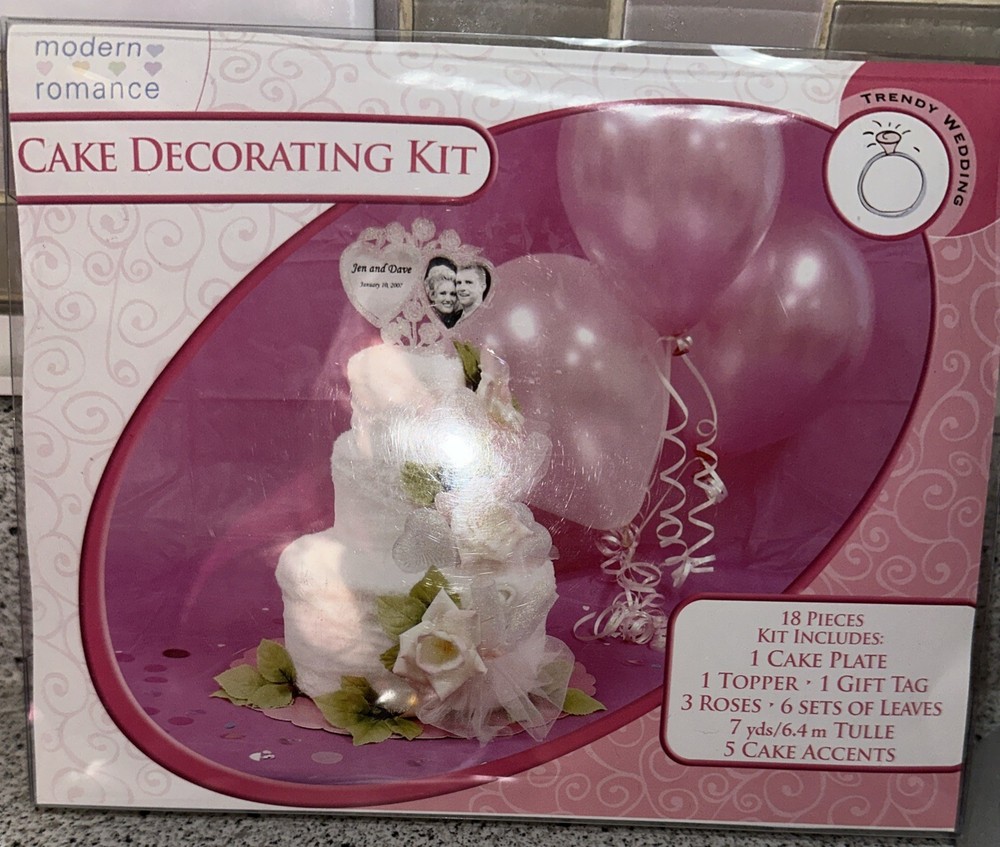 NIB Cake Decorating Kit 18 Pieces Plate Topper Roses Leaves Tulle & Accents