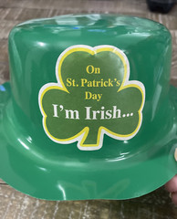 St Patrick’s Day Plastic Hat-One Size Fits Most-Brand New-SHIPS N 24 HOURS