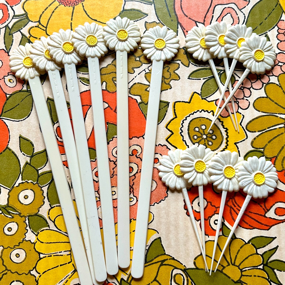 Vintage Hallmark Plastic Daisy Flower Party Picks Swizzle Sticks Stirrers Set 14