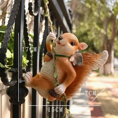 Lifelike Squirrel Eye-catching Garden Art Indoor Outdoor Display For Balcony