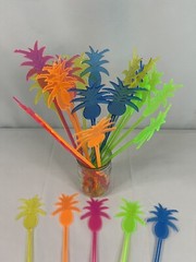 25 Pineapple Swizzle Sticks 9.5″ tall 5 Colors Adult Beverages Cocktail Tiki