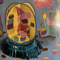 Peppa Pig 23 Piece Table Decorating Kit Party Supply New!!!