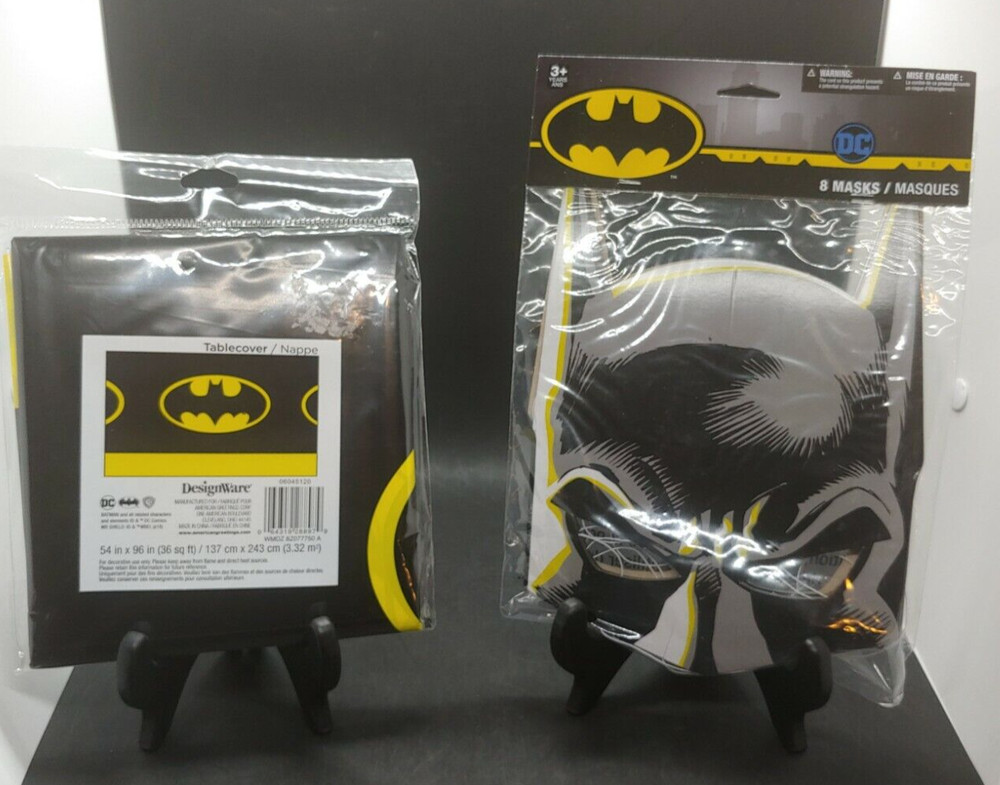 Lot Of 2 Batman Designware Party Supplies 8 Masks And Table Cloth