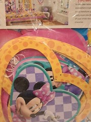 Hallmark Disney Minnie Mouse Dream Birthday Party Room Transformation Kit