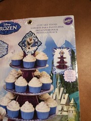 New Disney Frozen Cupcake Stand Wilton 3 Tier Holder w/ Anna Elsa Olaf Holds 24